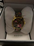 Gucci G-watch Timeless ongedragen, Sieraden, Tassen en Uiterlijk, Horloges | Dames, Leer, Staal, Polshorloge, Nieuw