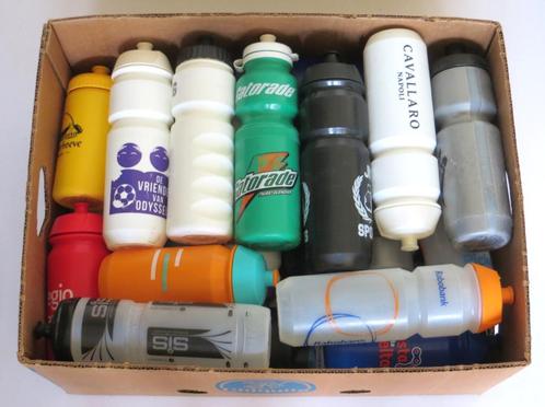 Bidons 41 x partij o.a. Tacx 500 + 750 ml drinkflessen bidon, Sport en Fitness, Bidons, Gebruikt, Ophalen of Verzenden