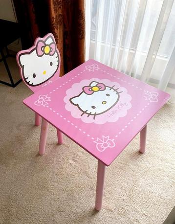 Hello Kitty Tafel en Stoel Set beschikbaar voor biedingen