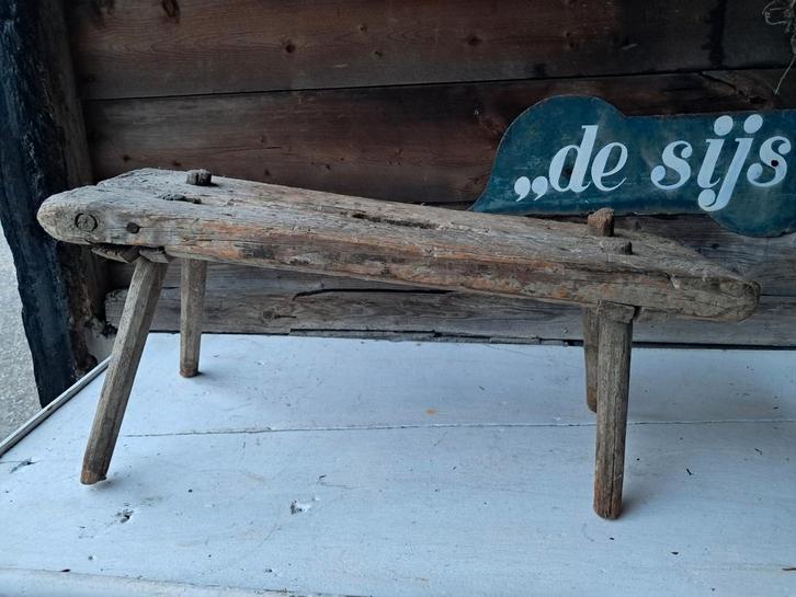 Oude houten krukje, Antiek en Kunst, Curiosa en Brocante, Ophalen of Verzenden