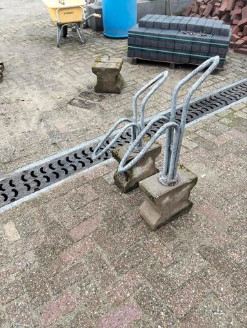 Fietsenstandaard met onderblok - 7 stuks beschikbaar voor biedingen