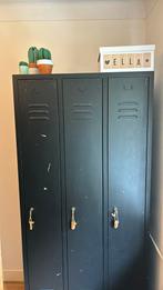 Metalen vintage lockerkast/ kledingkast, Ophalen, Gebruikt, Met hangruimte, 50 tot 100 cm