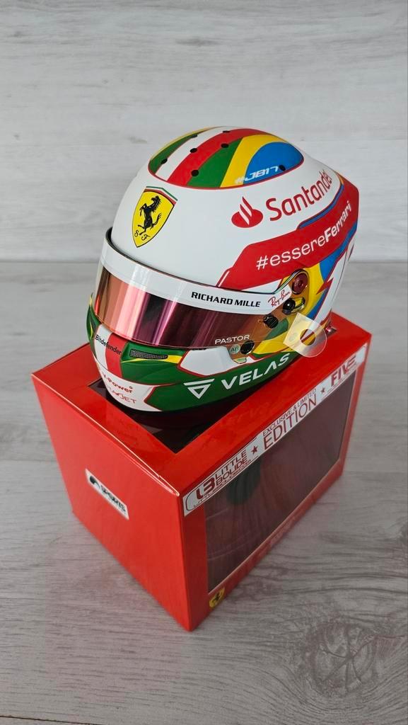 Charles Leclerc Ferrari Brazilian GP 2022 helm 1:2, Verzamelen, Automerken, Motoren en Formule 1, Nieuw, Formule 1, Ophalen of Verzenden