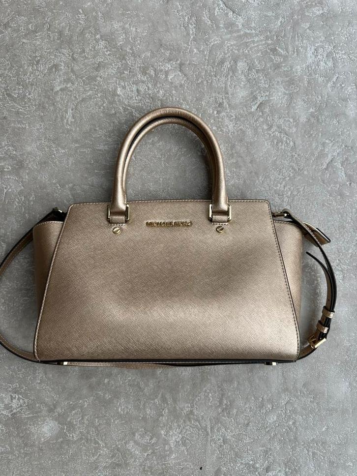 Michael Kors tas, Sieraden, Tassen en Uiterlijk, Tassen | Schoudertassen, Zo goed als nieuw, Overige merken, Goud, Leer, Ophalen of Verzenden