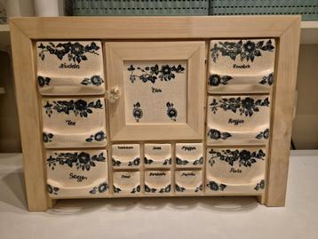 Vintage Kruidenkastje met Keramische Lades te koop beschikbaar voor biedingen