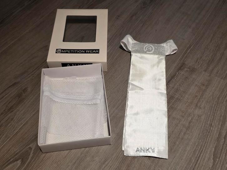Anky Sporty Chic plastron strass maat M, Dieren en Toebehoren, Paardrijkleding, Zo goed als nieuw, Ophalen of Verzenden
