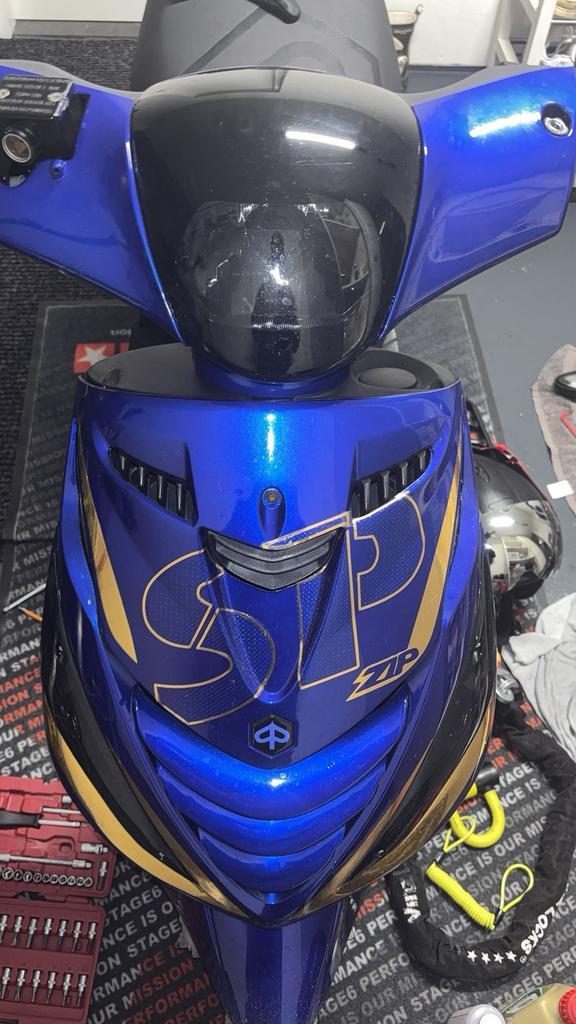 Piaggio zip Kappenset, Fietsen en Brommers, Brommeronderdelen | Scooters, Zo goed als nieuw, Piaggio, Kap, Ophalen