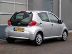Toyota Aygo 1.0-12V|5-deurs|Stuurbekrachtiging|Radio|Aux, Voorwielaandrijving, Stof, Gebruikt, 4 stoelen