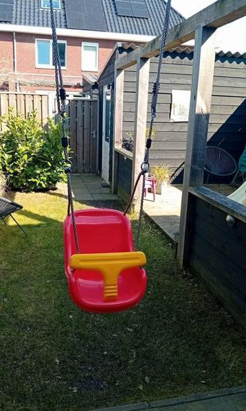Zo goed als nieuw; babyschommel beschikbaar voor biedingen
