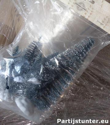 PARTIJ KERSTDECORATIE BOOMPJES 8PCS beschikbaar voor biedingen