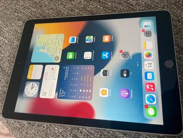 Ipad 6de generatie 32 GB. Goede staat. beschikbaar voor biedingen