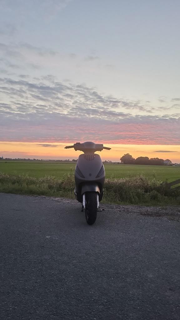 Piaggio zip 50cc 4 takt, Fietsen en Brommers, Scooters | Piaggio, Gebruikt, Zip, Maximaal 25 km/u, Benzine, Ophalen