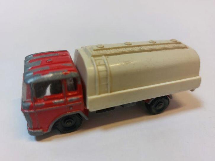 DAF 2600 tankwagen Majorette rood wit schaal 1 op 100 mooi, Hobby en Vrije tijd, Modelauto's | 1:87, Zo goed als nieuw, Bus of Vrachtwagen