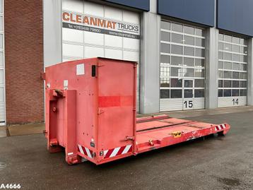 Flatcontainer met opbergruimte beschikbaar voor biedingen