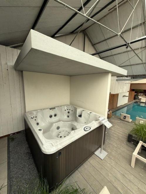 Spa Jacuzzi J-245 Classic, Tuin en Terras, Bubbelbaden en Hottubs, Zo goed als nieuw, Vast, Ophalen
