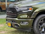 RAM 1500 5.7 V8 Limited Night OLEAGREEN Edition Widebody NL-, Gebruikt, 5654 cc, Lichtsensor, Bedrijf