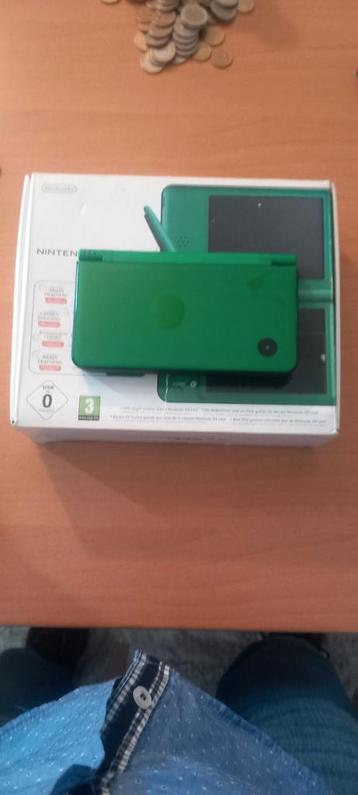 Nintendo dsi xl. In doos..   en nintendo ds beschikbaar voor biedingen