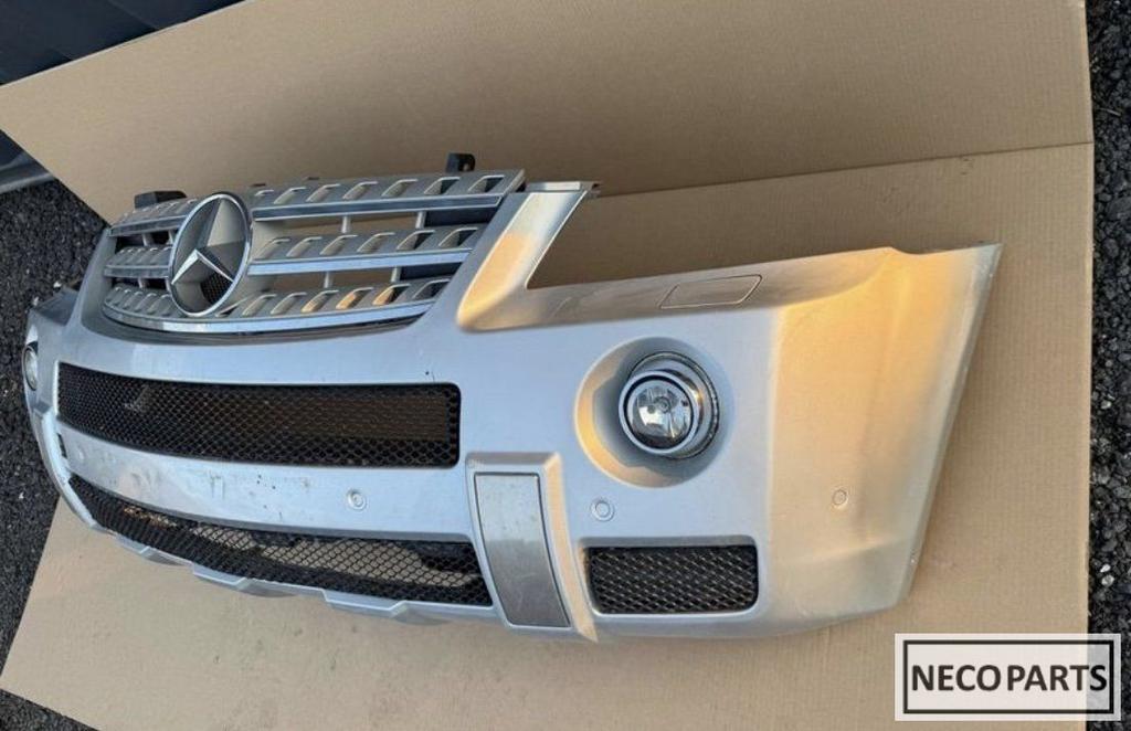 VOORBUMPER MERCEDES ML W163 63 AMG BUMPER ALLES LEVERBAAR !!, Auto-onderdelen, Gebruikt, Achterklep, Mercedes-Benz, Ophalen of Verzenden