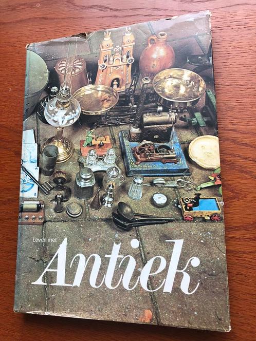 Leven met Antiek boek 1977, Antiek en Kunst, Antiek | Boeken en Bijbels, Ophalen of Verzenden