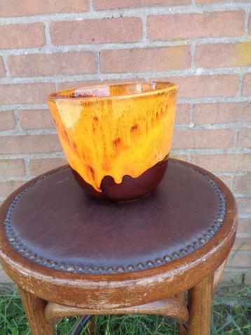 vintage/retro/lava bloempotten beschikbaar voor biedingen