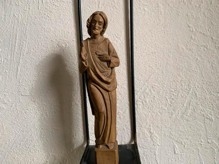 Houten style Jezus Beeldje, Antiek en Kunst, Kunst | Beelden en Houtsnijwerken, Ophalen of Verzenden