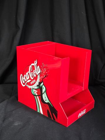 Coca cola servethouder. Ook voor rietjes en bv stirrer beschikbaar voor biedingen