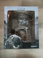 The elder scrolls v Skyrim dragonborn statue, Verzamelen, Ophalen of Verzenden, Zo goed als nieuw