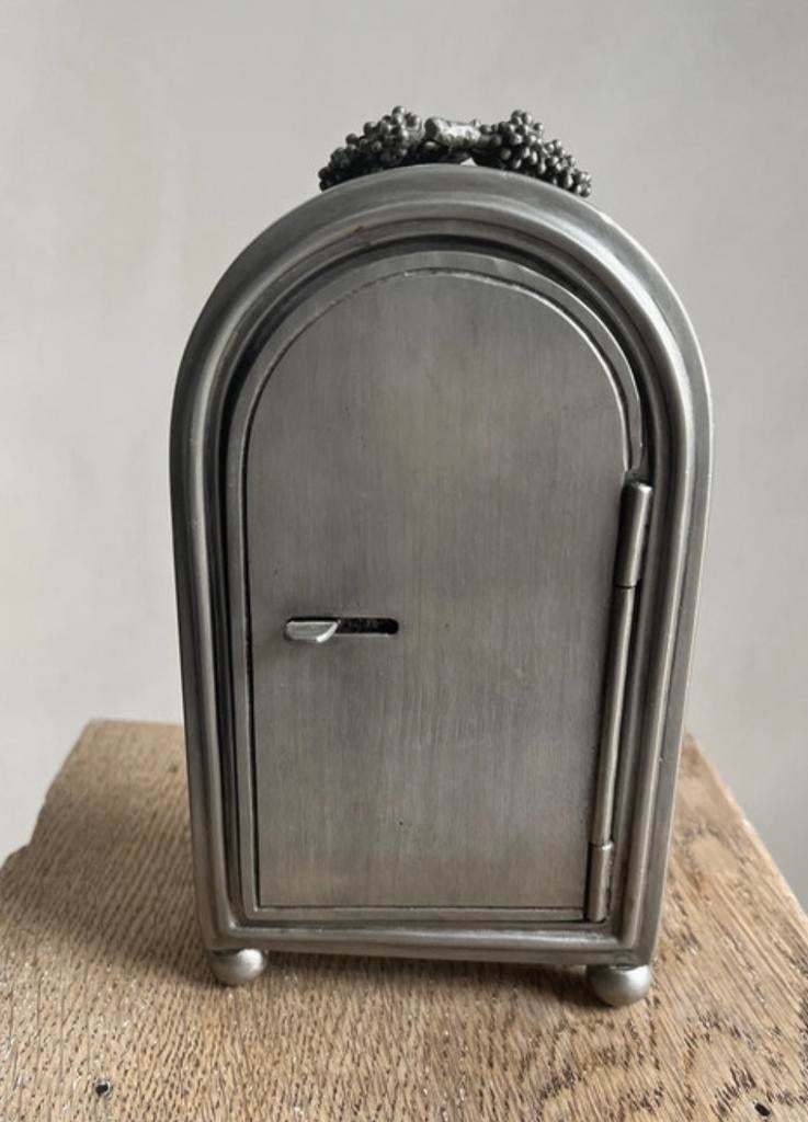 Zilvertin Tafelklok - 18cm Hoog, 10cm Breed, Antiek en Kunst, Ophalen