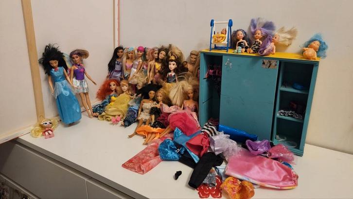 Grote verzameling Barbie poppen, Kinderen en Baby's, Speelgoed | Poppen, Gebruikt, Barbie, Ophalen of Verzenden