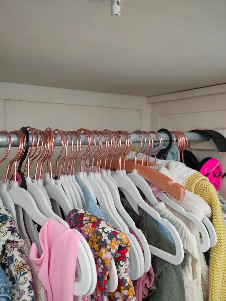 Robuuste landelijke babykamer set - kast, commode, ledikant, Kinderen en Baby's, Kinderkamer | Complete kinderkamers, Gebruikt