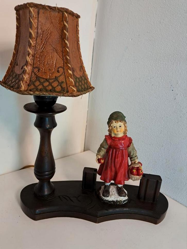 Vintage tafellamp led beeld Schemerlamp
De tafellamp goede s, Huis en Inrichting, Lampen | Tafellampen, Zo goed als nieuw, Minder dan 50 cm