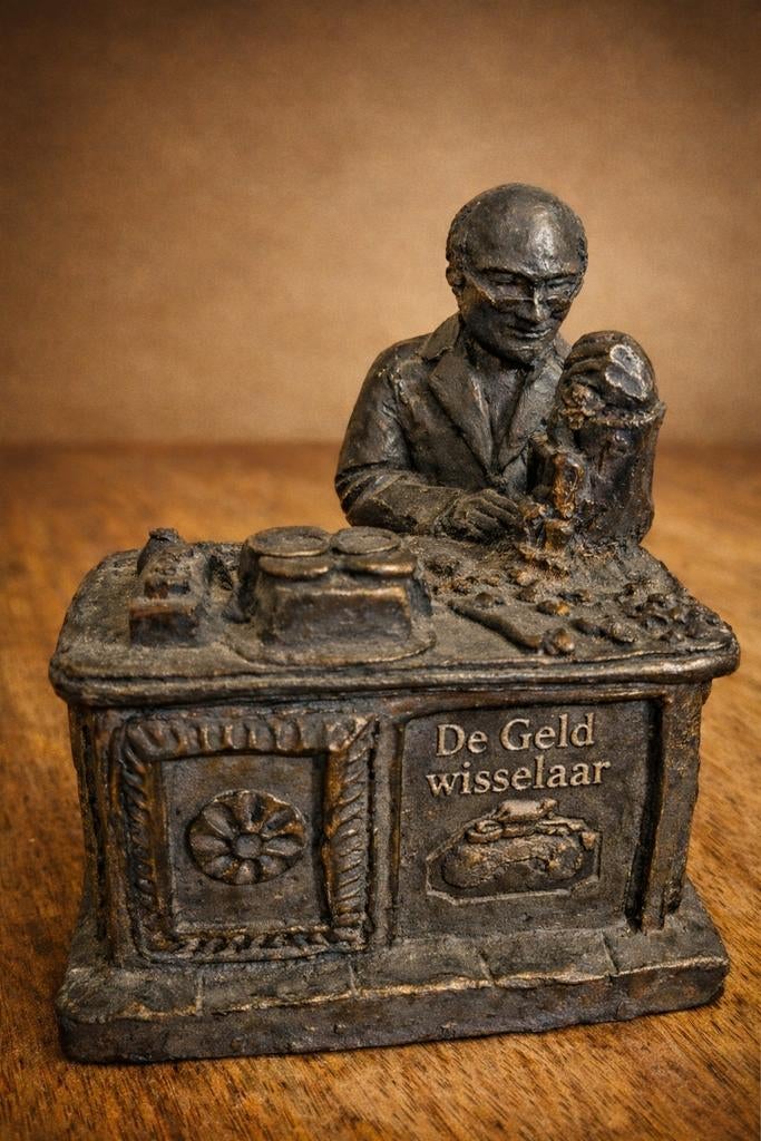 De Geldwisselaar beeldje, decoratief metalen sculptuur, Ophalen of Verzenden