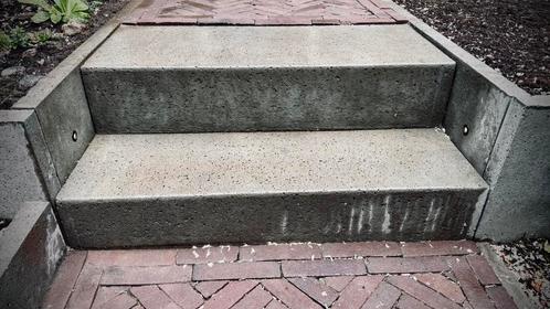 GRATIS - Schellevis traptrede NIEUW, Tuin en Terras, Tegels en Klinkers, Nieuw, Overige typen, Beton, 10 m² of meer, Ophalen