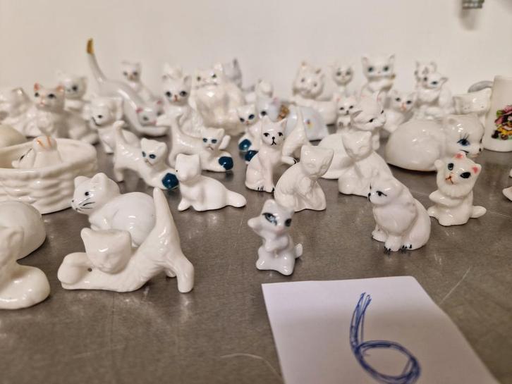 Veel diverse witte Poezen beeldjes poes kat  ( NR 6 ), Verzamelen, Beelden en Beeldjes, Ophalen of Verzenden
