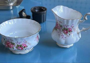 Royal Albert Lavendel Rose suiker en melkkannetje beschikbaar voor biedingen