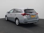 Toyota Auris Touring Sports 1.8 Hybrid Dynamic Go | NAVIGATI, Auto's, Toyota, Origineel Nederlands, Te koop, Zilver of Grijs, 5 stoelen