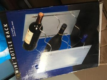 Wijnrek, nieuw, 9 flessen, compact. Van glas en metaa beschikbaar voor biedingen