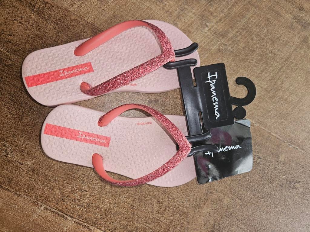 Nieuwe Ipanema slippers maat 25, Ophalen of Verzenden, Nieuw, Meisje, Overige typen