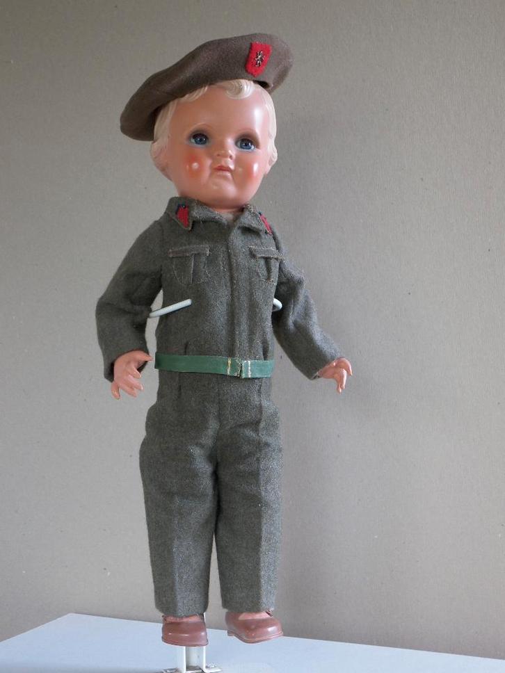 antieke pop van celluloid Minerva, Verzamelen, Poppen, Zo goed als nieuw, Pop, Ophalen of Verzenden