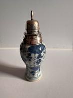 Chinees Porseleinen Kangxi vaasje met zilveren stooier, Ophalen of Verzenden