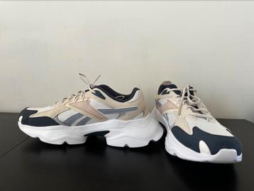 Nieuwe Reebok sneakers – maat 40/ damesschoenen beschikbaar voor biedingen