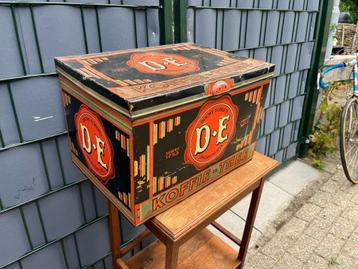 Blik D - E koffie - Thee beschikbaar voor biedingen