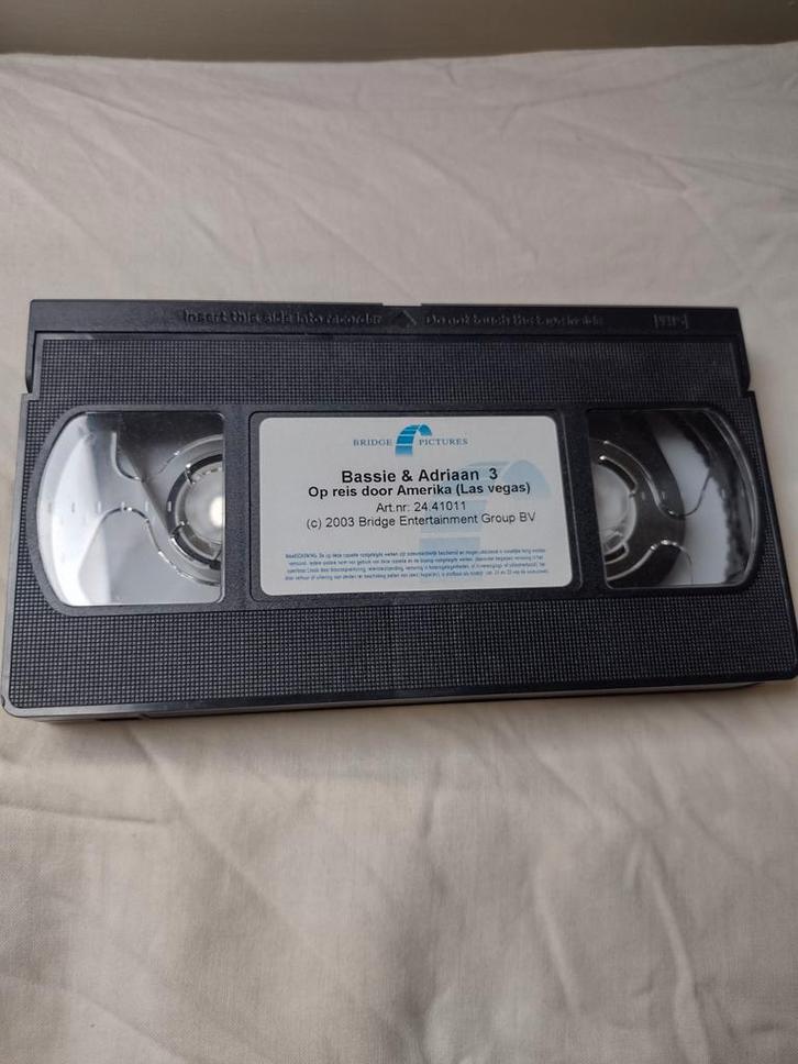 Videoband bassie en adriaan op reis door amerika bridge, Cd's en Dvd's, VHS | Kinderen en Jeugd, Gebruikt, Kinderprogramma's en -films