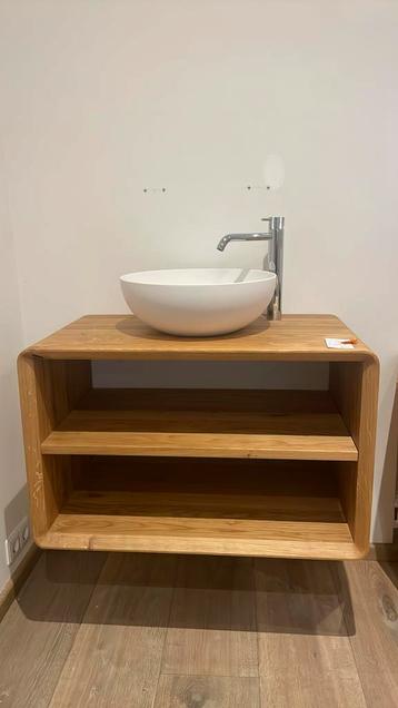 Diverse badkamermeulen beschikbaar voor biedingen