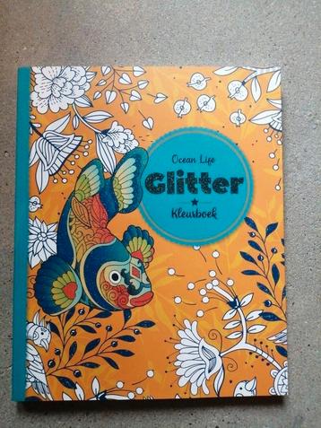 Glitter kleurboek  beschikbaar voor biedingen
