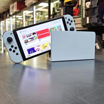 Nintendo Switch Oled - Wit - Compleet - Nette Staat beschikbaar voor biedingen