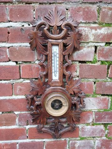 Antieke eikenhouten jacht barometer met snijwerk. beschikbaar voor biedingen