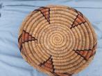 Leuke oude  rieten fruitschaal / mand, Huis en Inrichting, Woonaccessoires | Schalen en Manden, Gebruikt, Mand, Rond, Ophalen of Verzenden