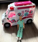 Barbie ambulance met licht en ken barbie, Kinderen en Baby's, Speelgoed | Poppen, Ophalen of Verzenden, Zo goed als nieuw, Barbie
