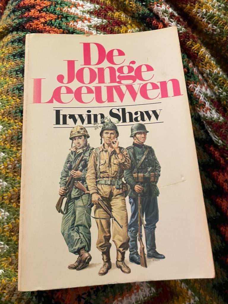 De Jonge Leeuwen/ Irwin Shaw / dikke softcover, Boeken, Ophalen of Verzenden, Zo goed als nieuw